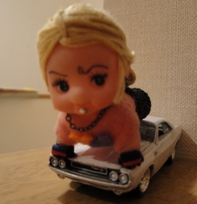 ゾーイ ダッジチャレンジャinデスプルーフ 自打ｑ入魂