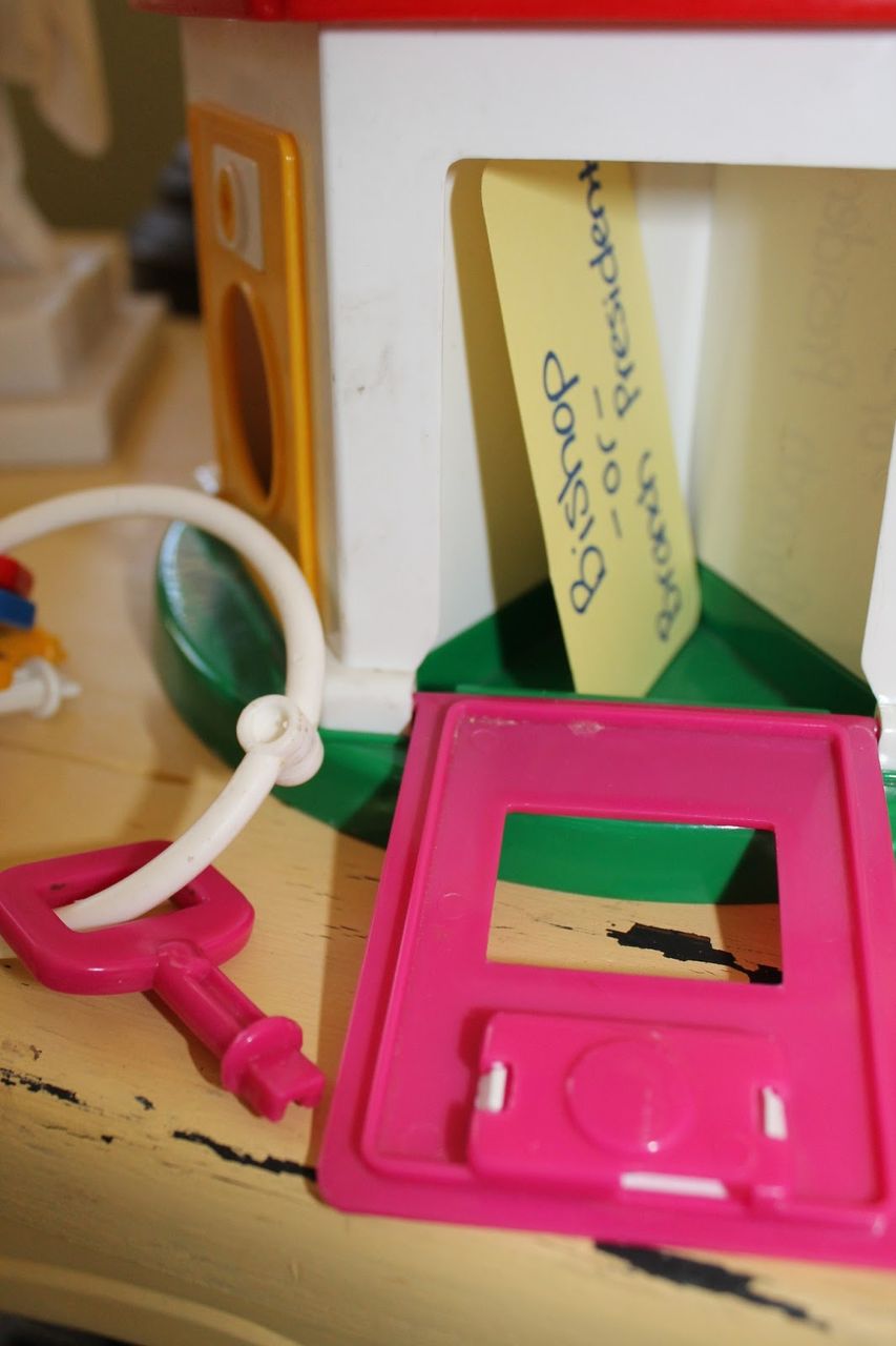 神権国家とは何か、その特徴と例