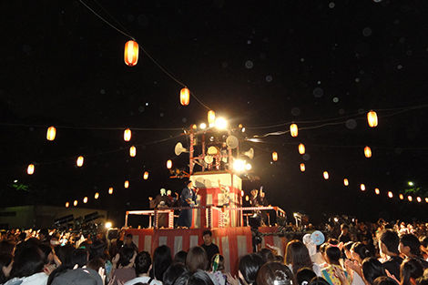 曹洞宗大本山總持寺の納涼盆踊り ゴーゴーゴー