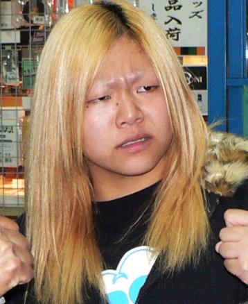 よしこ 女子 プロレスラー