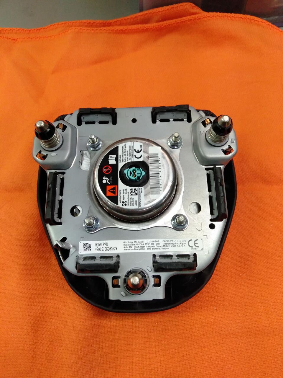 新型ハリアー ホーンボタンカバー交換 : ののいちオート｜クルマ整備と