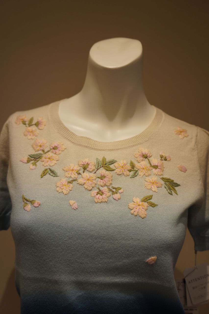 KEITA MARUYAMA(ケイタマルヤマ)桜刺繍グラデーションニット KEITA MARUYAMA(ケイタマルヤマ)桜刺繍グラデーションニット