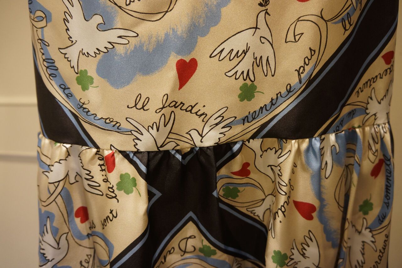 KEITA MARUYAMA(ケイタマルヤマ)Dove &Heart Scarf print SK KEITA MARUYAMA(ケイタマルヤマ)Dove &Heart Scarf print SK