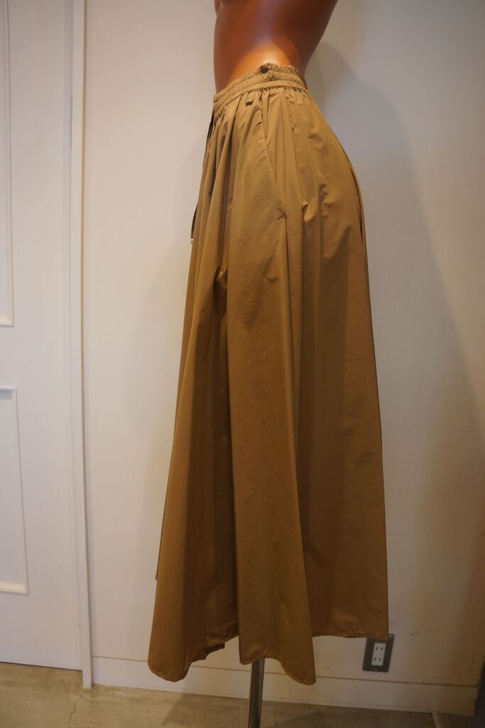 HERNO(ヘルノ)ライトナイロンストレッチスカート : mode shop HERNO(ヘルノ)ライトナイロンストレッチスカート : mode shop