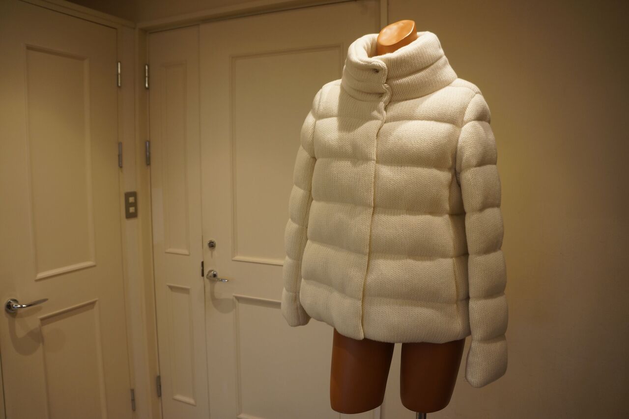 美品✨HERNO　ニットスリーブ付きケーブル編みダウンジャケット　ライトブラウン HERNO（ヘルノ）ソフトニットダウンジャケット : mode shop sugino