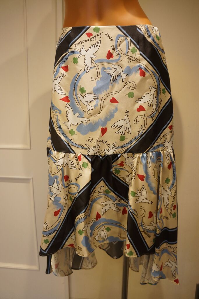 KEITA MARUYAMA(ケイタマルヤマ)Dove &Heart Scarf print SK KEITA MARUYAMA(ケイタマルヤマ)Dove &Heart Scarf print SK