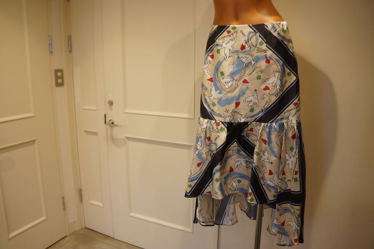KEITA MARUYAMA(ケイタマルヤマ)Dove &Heart Scarf print SK KEITA MARUYAMA(ケイタマルヤマ)Dove &Heart Scarf print SK