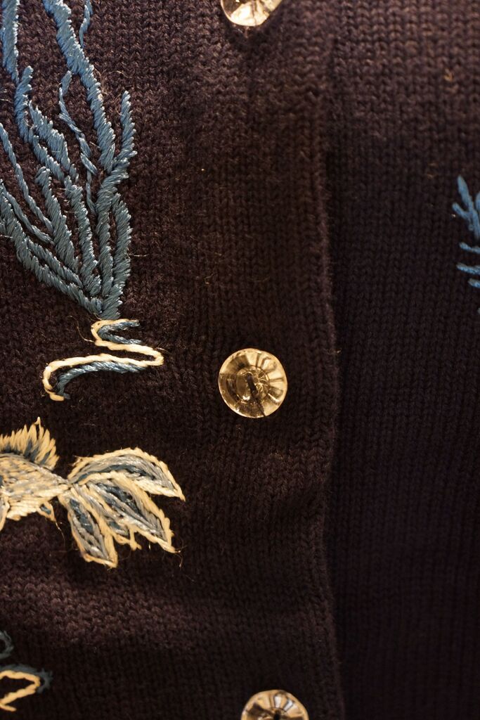 KEITA MARUYAMA(ケイタマルヤマ)金魚刺繍ニットカーディガン KEITA MARUYAMA(ケイタマルヤマ)金魚刺繍ニットカーディガン