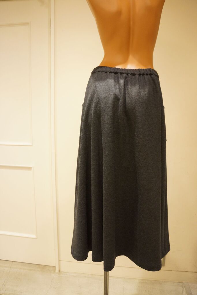 irise（イリゼ）圧縮スムースセミフレアスカート : mode shop sugino