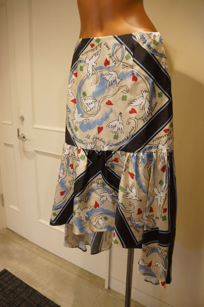 KEITA MARUYAMA(ケイタマルヤマ)Dove &Heart Scarf print SK KEITA MARUYAMA(ケイタマルヤマ)Dove &Heart Scarf print SK