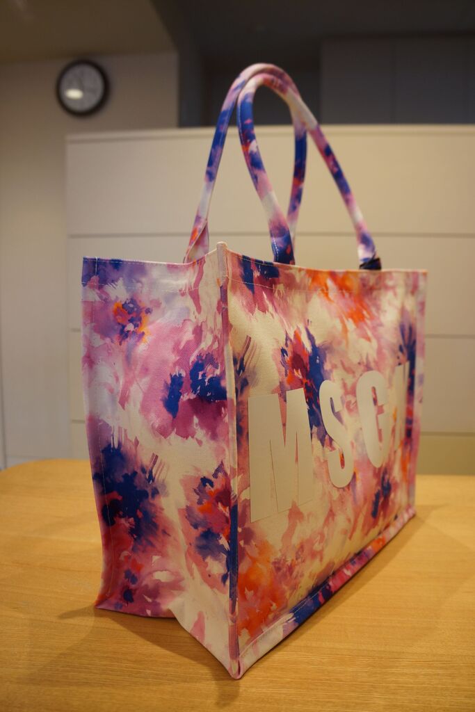 MSGM(エムエスジーエム)ロゴ&フラワープリントトートバッグ MSGM(エムエスジーエム)ロゴ&フラワープリントトートバッグ