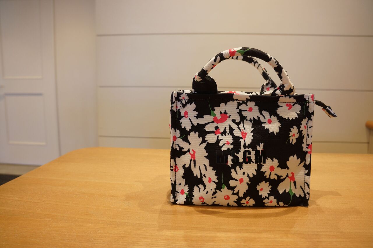 訳あり超特価の通販 MSGM（エムエスジーエム）デイジープリント＆ロゴミニトート2WAY バッグ