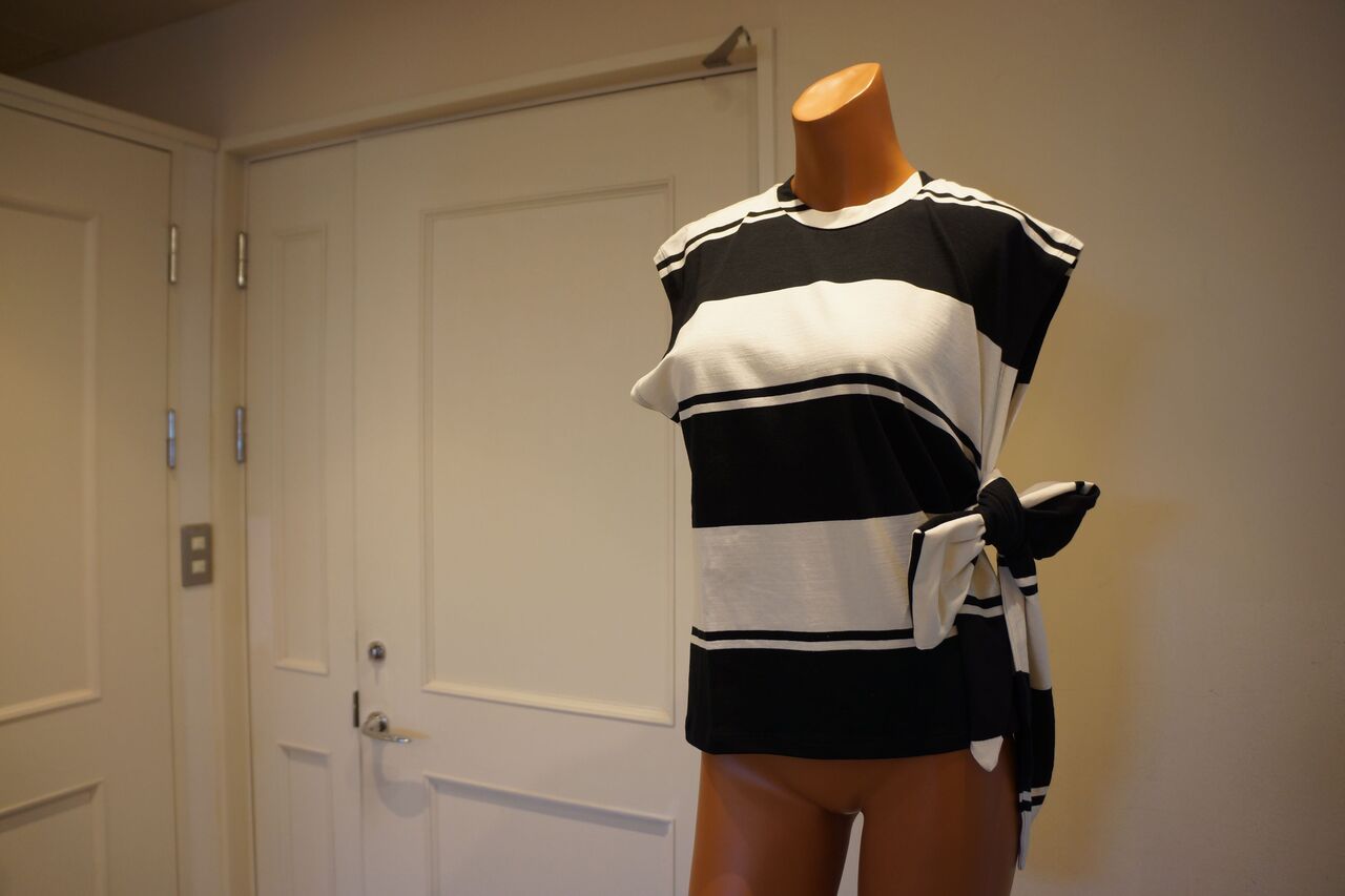 美品【MSGM】エムエスジーエム ドッキング ストライプ オーバーサイズ シャツ MSGM（エムエスジーエム）ストライプフリルシャツプルオーバー