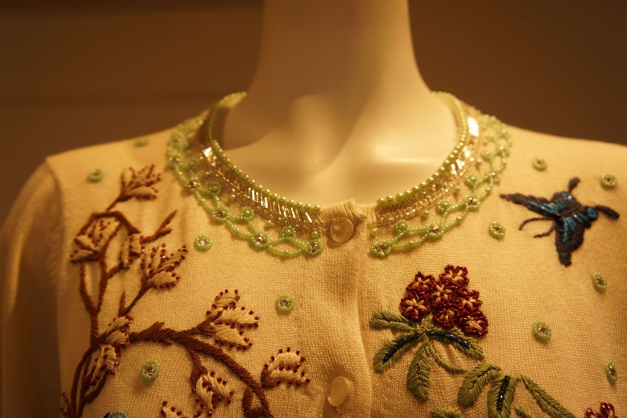 ケイタマルヤマ ビーズ刺繍キャミソール 華やか - e-life-sp.co.jp
