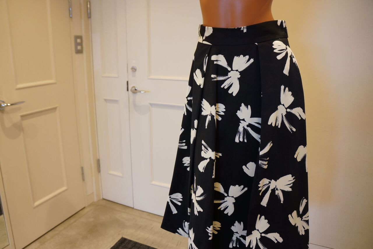 MSGM（エムエスジーエム）ブラッシュリボンモチーフスカート : mode