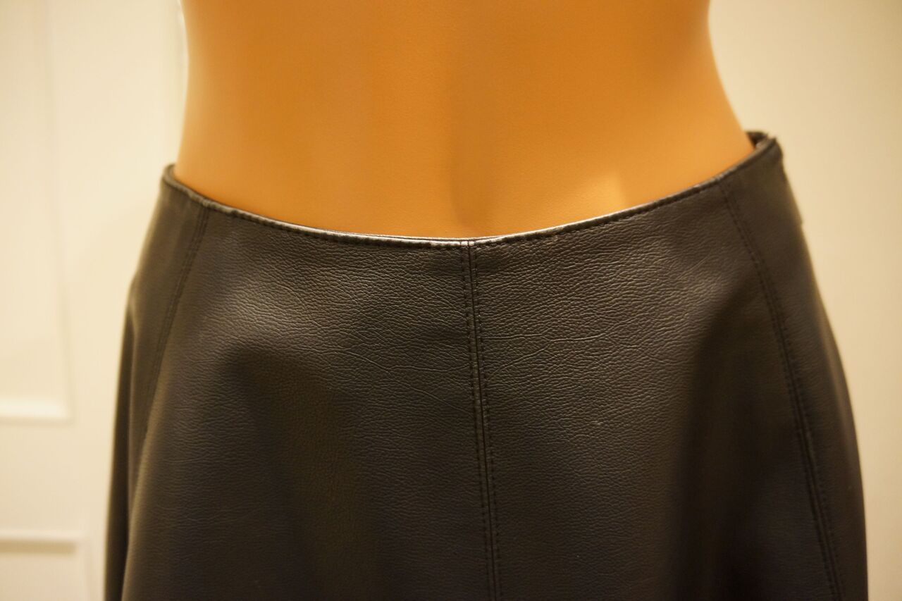 MSGM（エムエスジーエム）フェイクレザーフレアスカート : mode shop 