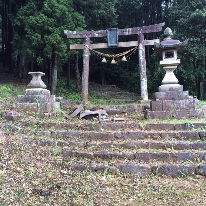 壊れた常夜燈