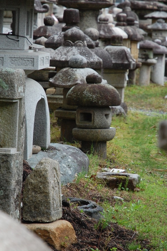 石灯篭展示場