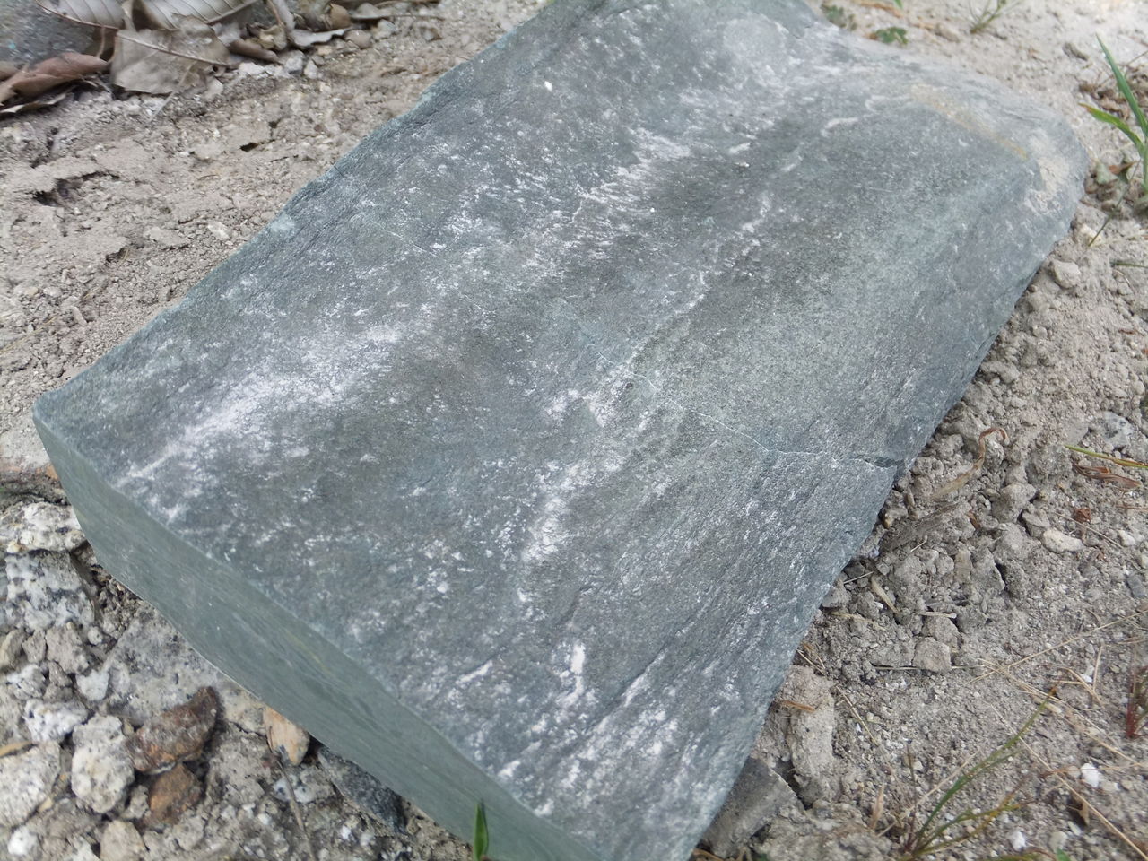 夏休み自由研究テーマ 石で作る 手づくり岩絵の具 石灯篭 とうろう 庭園造園 神社寺院用石製品 墓石の老舗石屋 杉田石材店