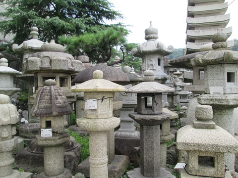 灯篭の展示場