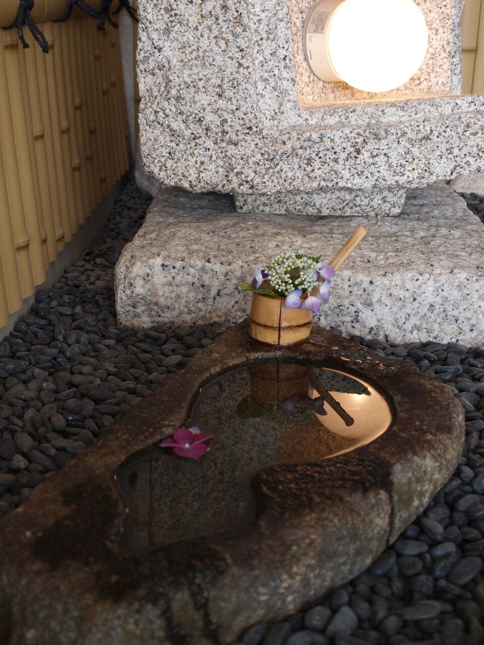 坪庭セット｜ひょうたんの水鉢と石あかり : 岡崎市 老舗石屋㈱杉田石材