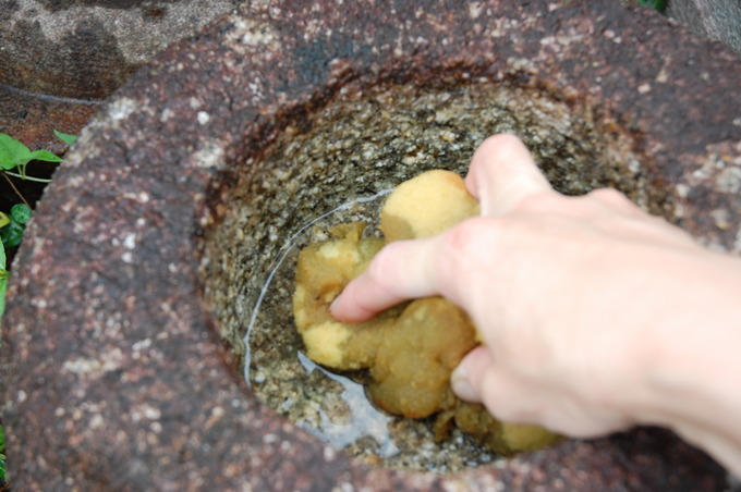 水鉢(つくばい)の洗い方