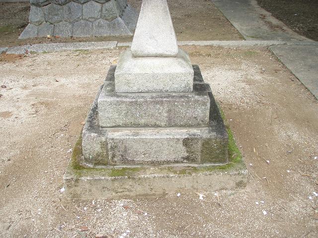 燈籠傾き直し｜神社石灯籠再設置後1