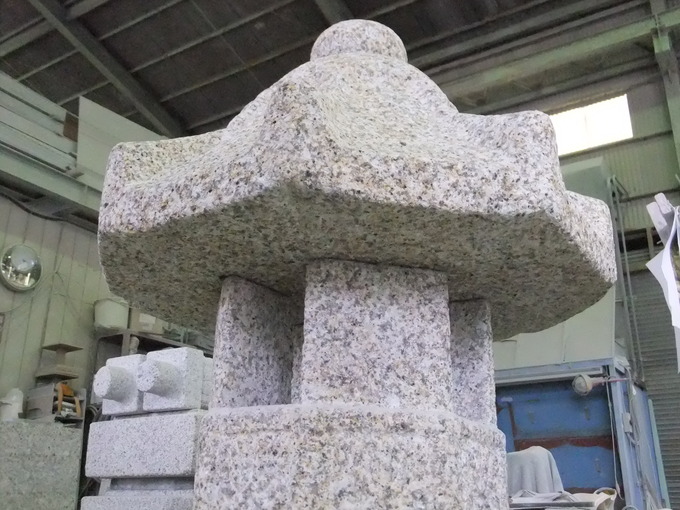 八角朝鮮塔　笠の底面（平ら）