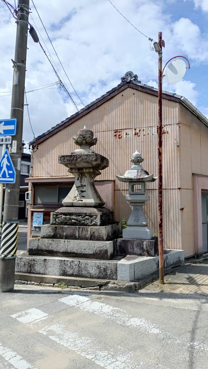 花崗町公民館常夜灯 (1)