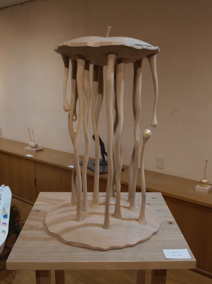 Gravity　林一平 彫刻作品sculpture