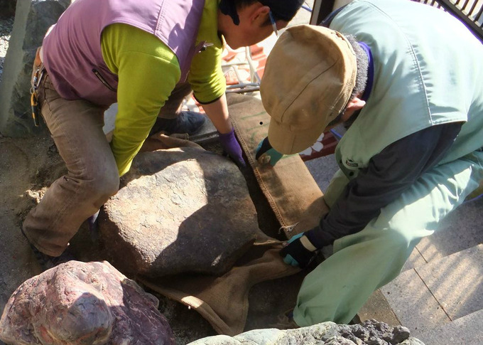 石の持ち方 南京袋を使って