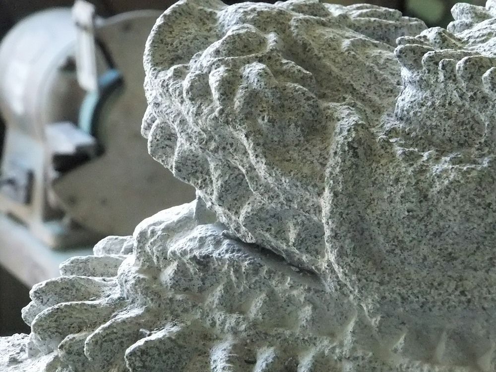 龍の石像｜龍が彫刻された水鉢の製作3 頭・顔 : 岡崎市 老舗石屋㈱杉田