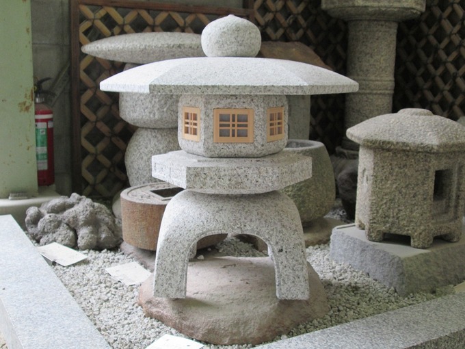 古代雪見灯篭2.0尺　蛭川石