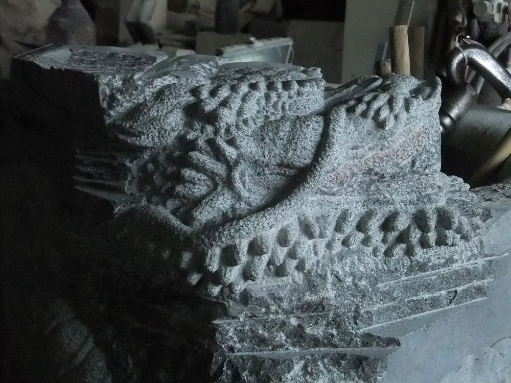 龍の石像｜龍が彫刻された水鉢の製作3 頭・顔 : 岡崎市 老舗石屋㈱杉田