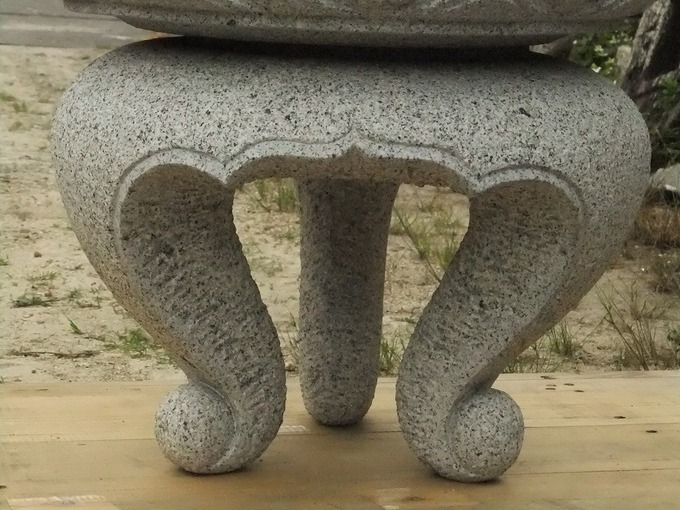 猫足（丸雪見）