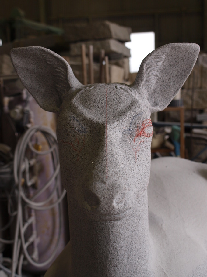 親子なで鹿（砥鹿神社）制作工程｜動物の石像