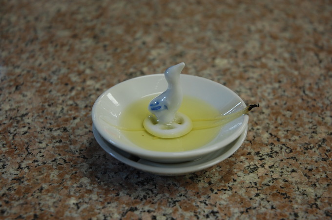 灯明何時間燃えるか