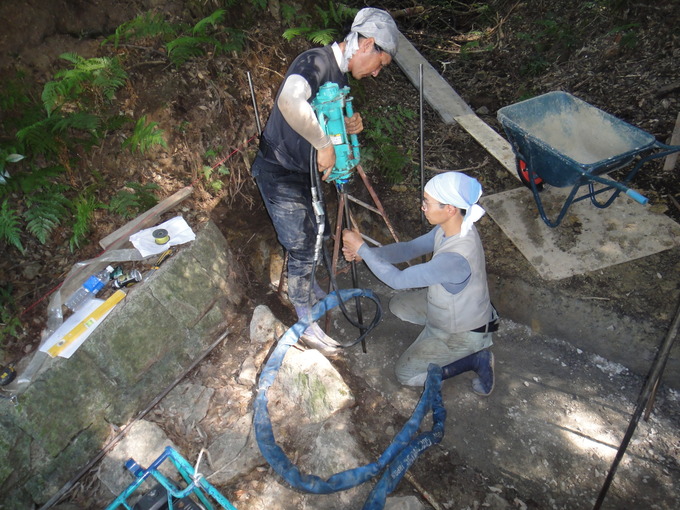 石鳥居の設置工事