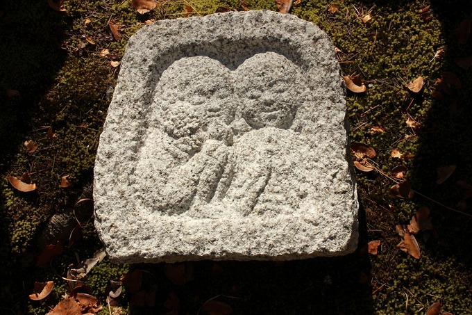 地蔵と女の子　彫刻　石　販売stonesculpture shops