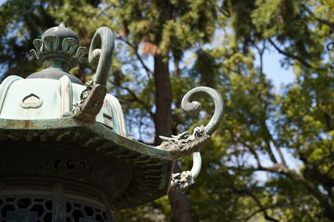 青銅灯篭|根津神社
