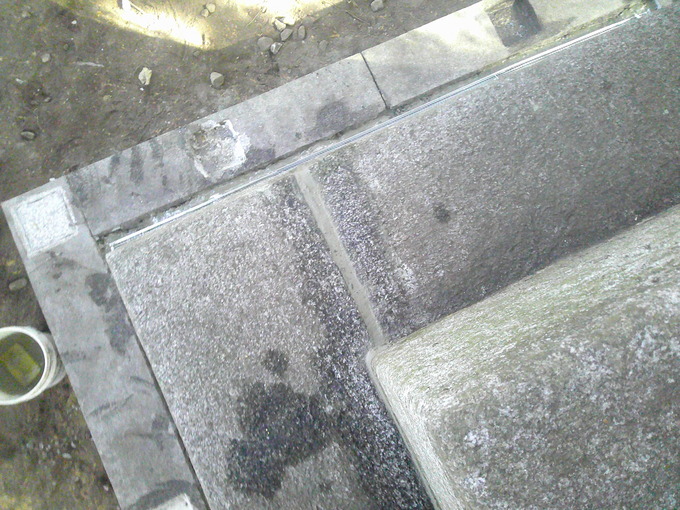 石碑(忠魂碑)の改修工事|目地埋め