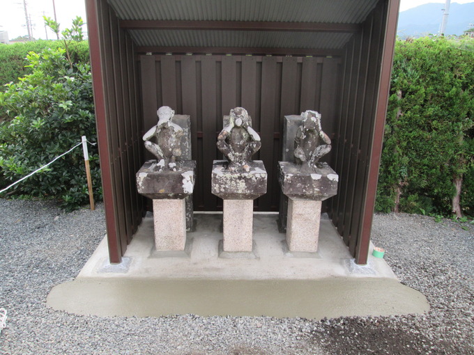 三猿石像庚申寺(新城市)