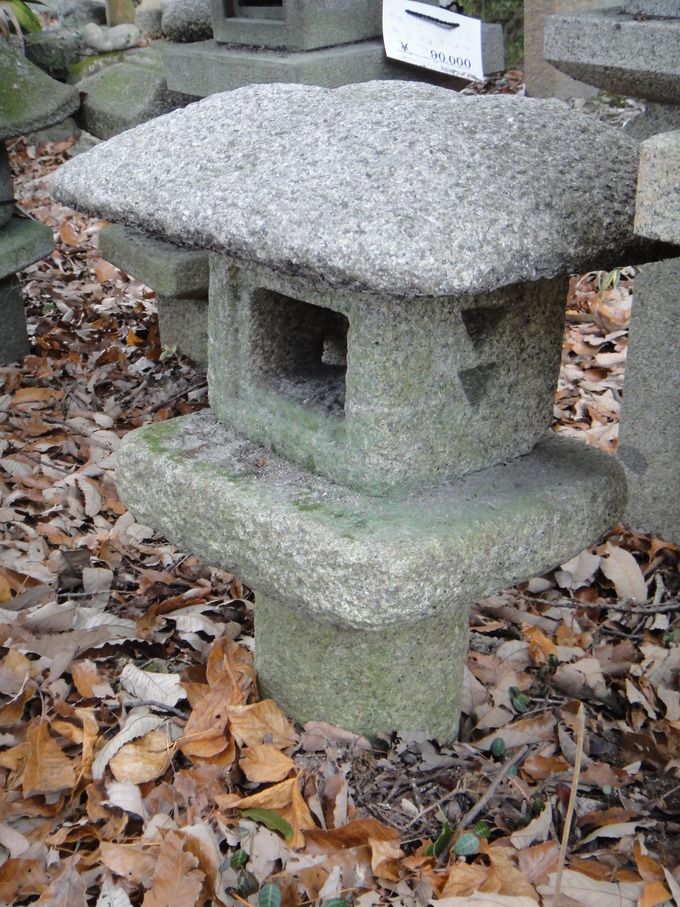 水蛍灯篭　蛭川石