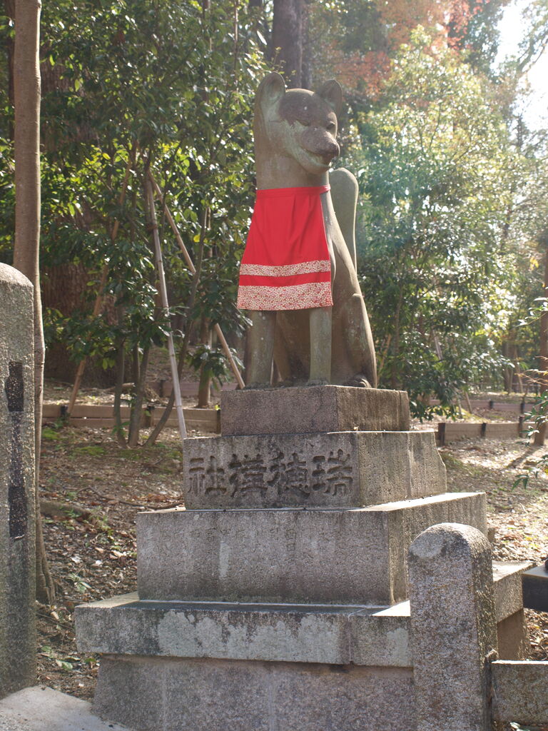 伏見稲荷の狐を楽しむ|稲荷神社の狐石像 : 岡崎市 老舗石屋 伏見稲荷の狐を楽しむ|稲荷神社の狐石像 : 岡崎市 老舗石屋