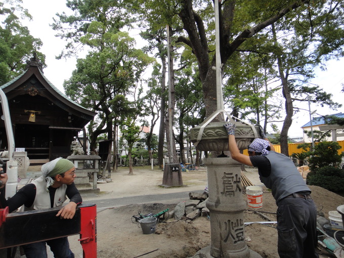 灯篭の移動｜神社