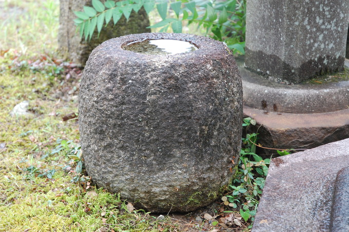 水鉢(つくばい)の洗い方