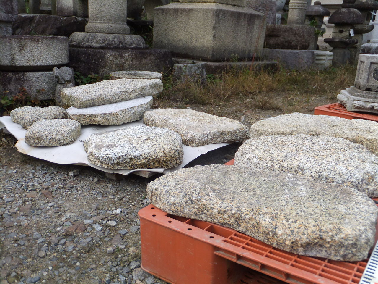 飛び石の製作その1 マンション室内玄関用 石灯篭 とうろう 庭園造園 神社寺院用石製品 墓石の老舗石屋 杉田石材店