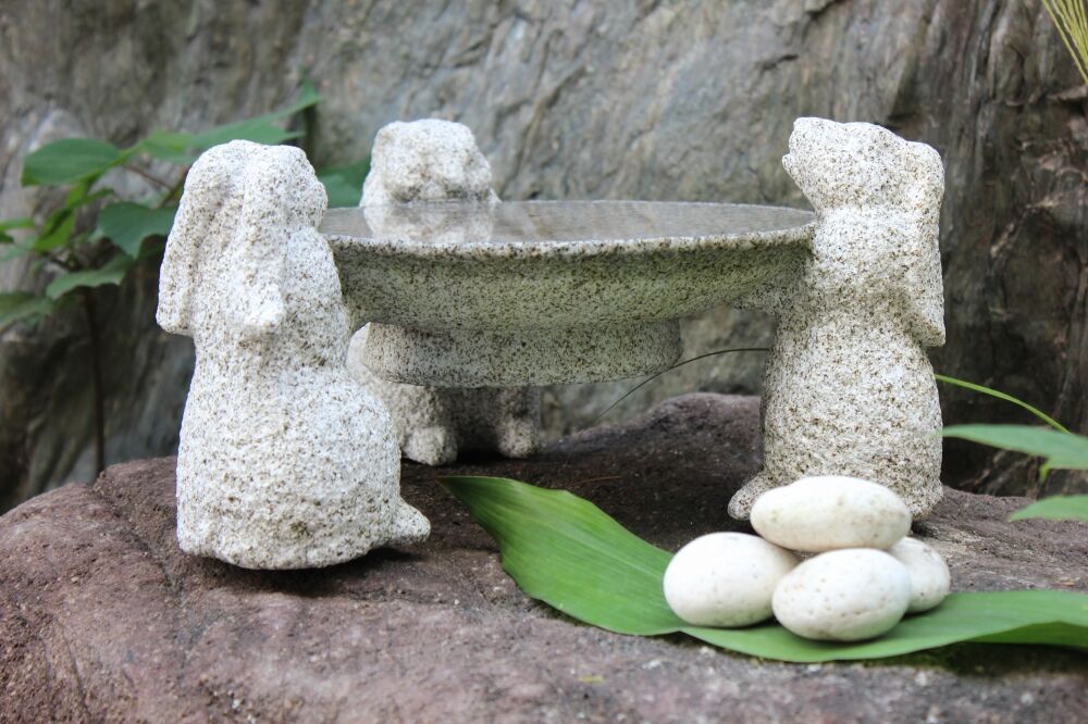 お月見（十五夜）の庭飾り｜石のうさぎの杯鉢 : 岡崎市 老舗石屋