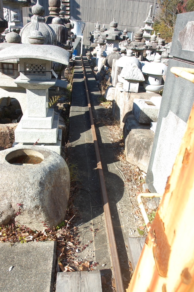 走行クレーンのレール