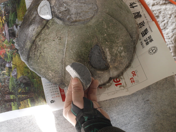 石灯籠の修理（割れ欠けの直し作り替え）